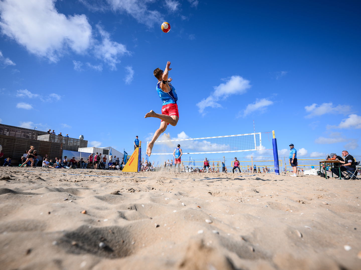Beachvolleybal leeft: stijging aantal beachers en accommodaties