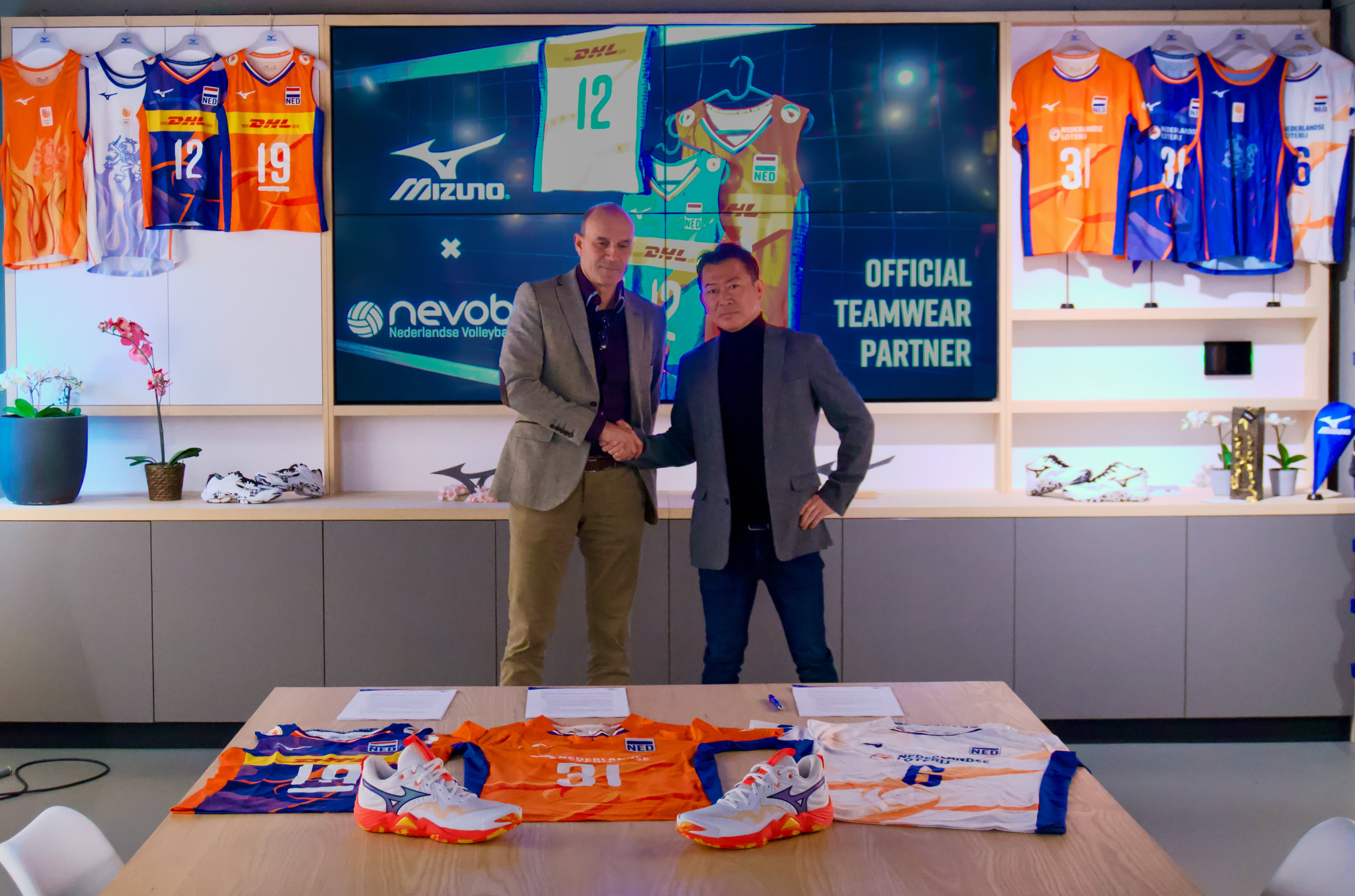 Mizuno ook komende vier jaar teamwear partner Nevobo