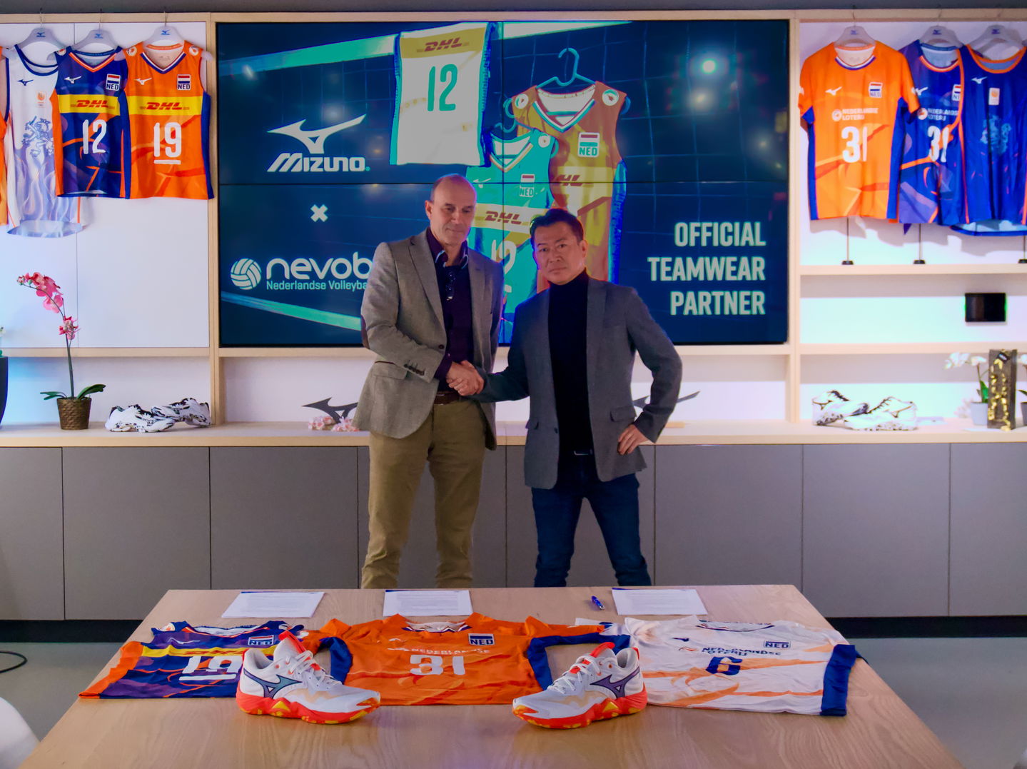 Mizuno ook komende vier jaar teamwear partner Nevobo