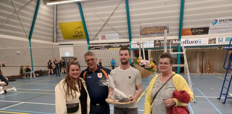 Jan van Dooren fluit duizendste wedstrijd