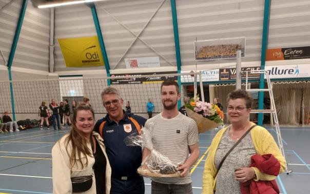 Jan van Dooren fluit duizendste wedstrijd