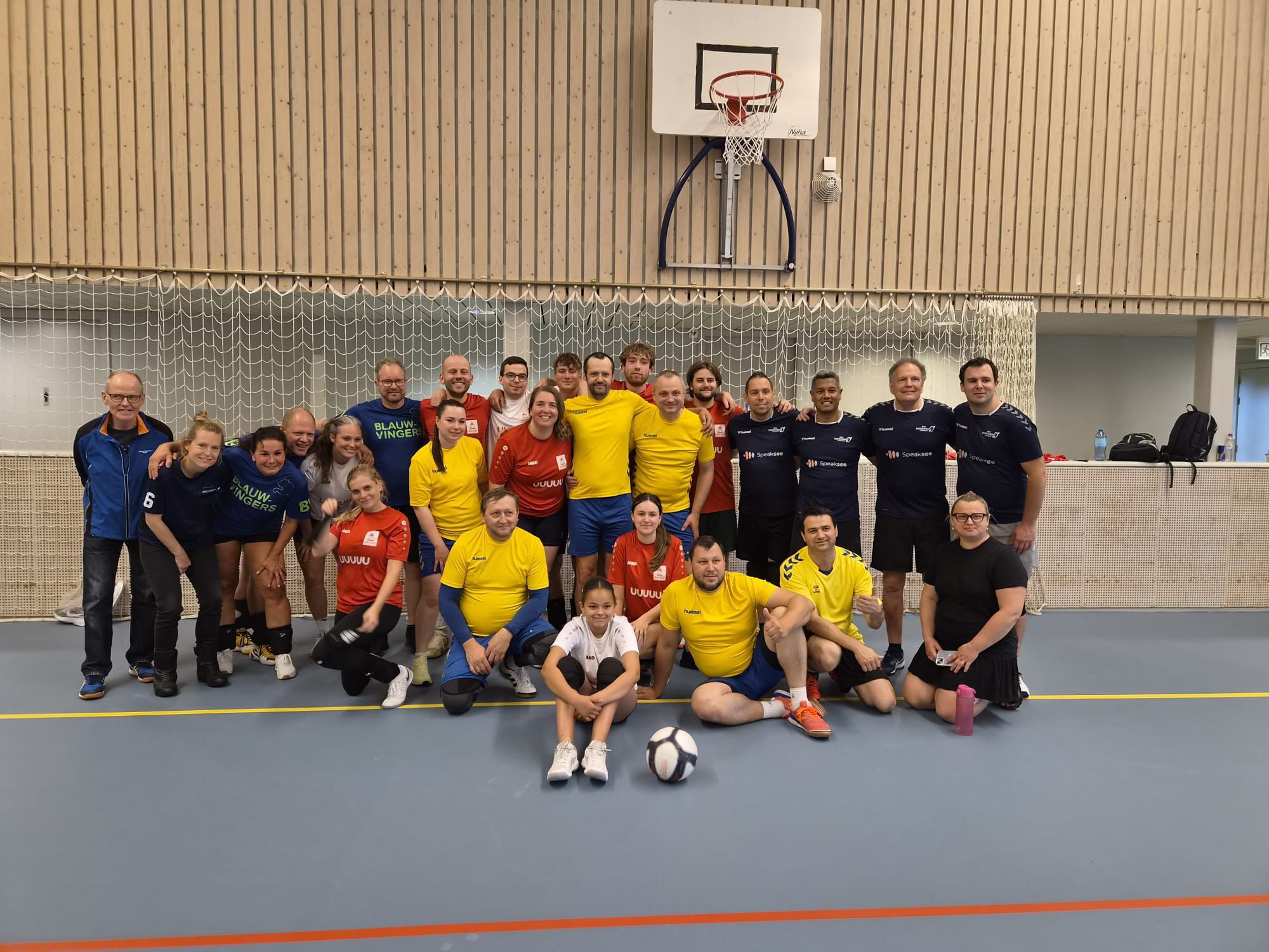 Splinter en Lisa willen dove en slechthorende volleyballers uit heel Nederland samenbrengen