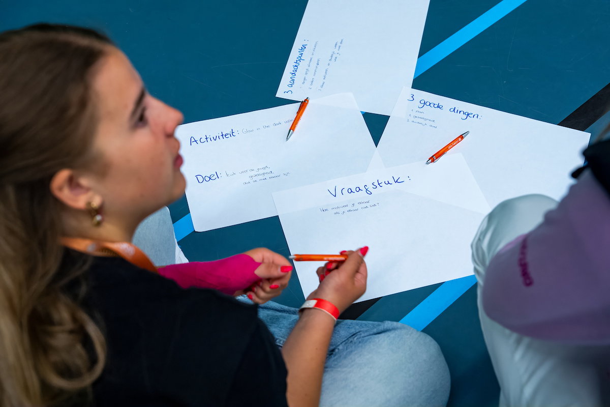 Bijeenkomst over jongerenbetrokkenheid tijdens Volleyball Nations League