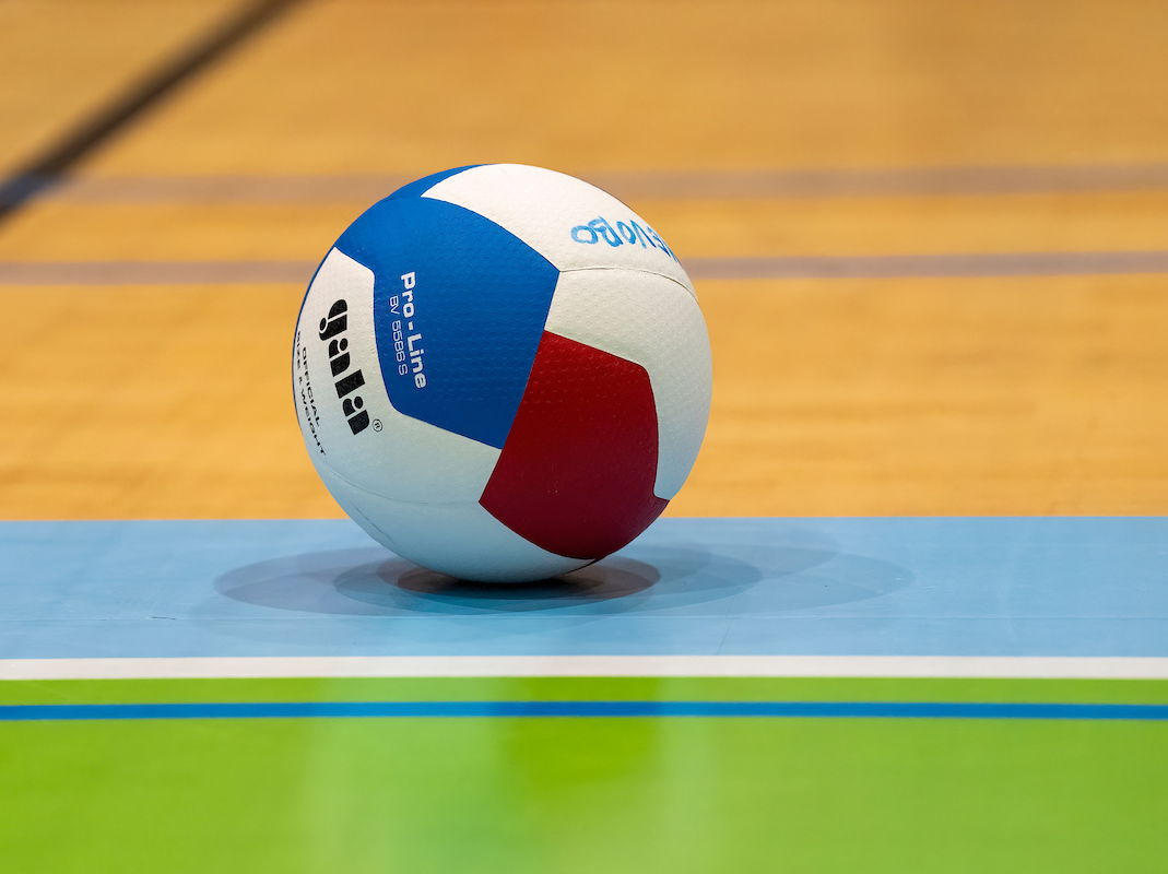 Volleyball4Life: United Through Cultures-toernooi viert diversiteit tijdens de VNL in Apeldoorn