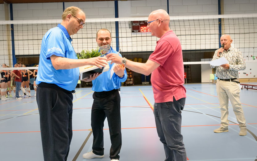 Regionale scheidsrechters van het seizoen gehuldigd