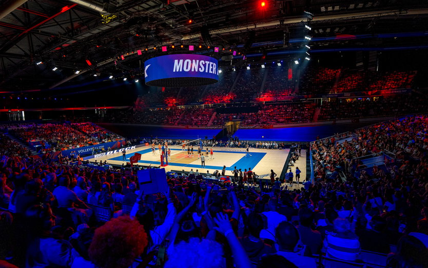 Bijna 40.000 toeschouwers en bezoekersrecord bij Volleyball Nations League in Apeldoorn