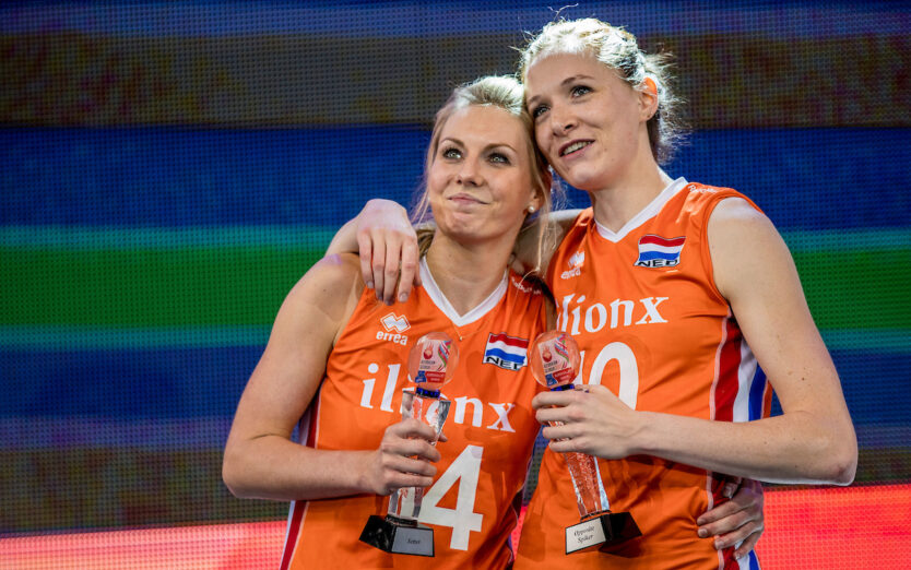 Laura Dijkema & Lonneke Slöetjes samen toernooidirecteur bij VNL