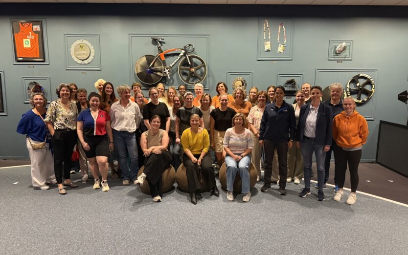 Bijeenkomst vrouwelijke officials tijdens de VNL