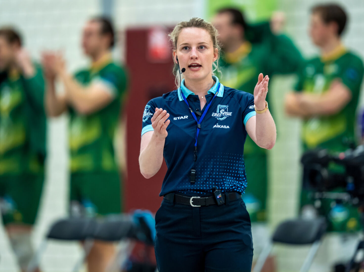 Bijeenkomst vrouwelijke scheidsrechters tijdens Volleyball Nations League