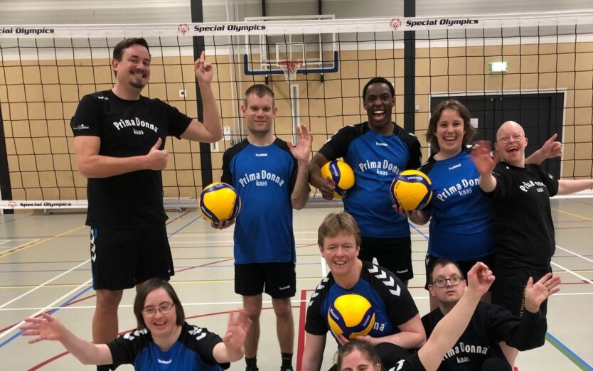 Eerste Nederlands toernooi Unified Volleybal groot succes