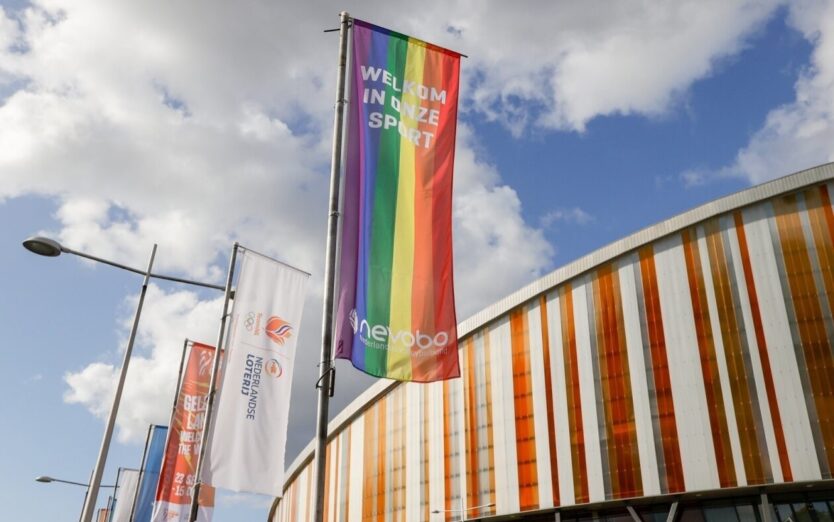 Hijs  op 11 oktober de regenboogvlag voor Coming Out Day