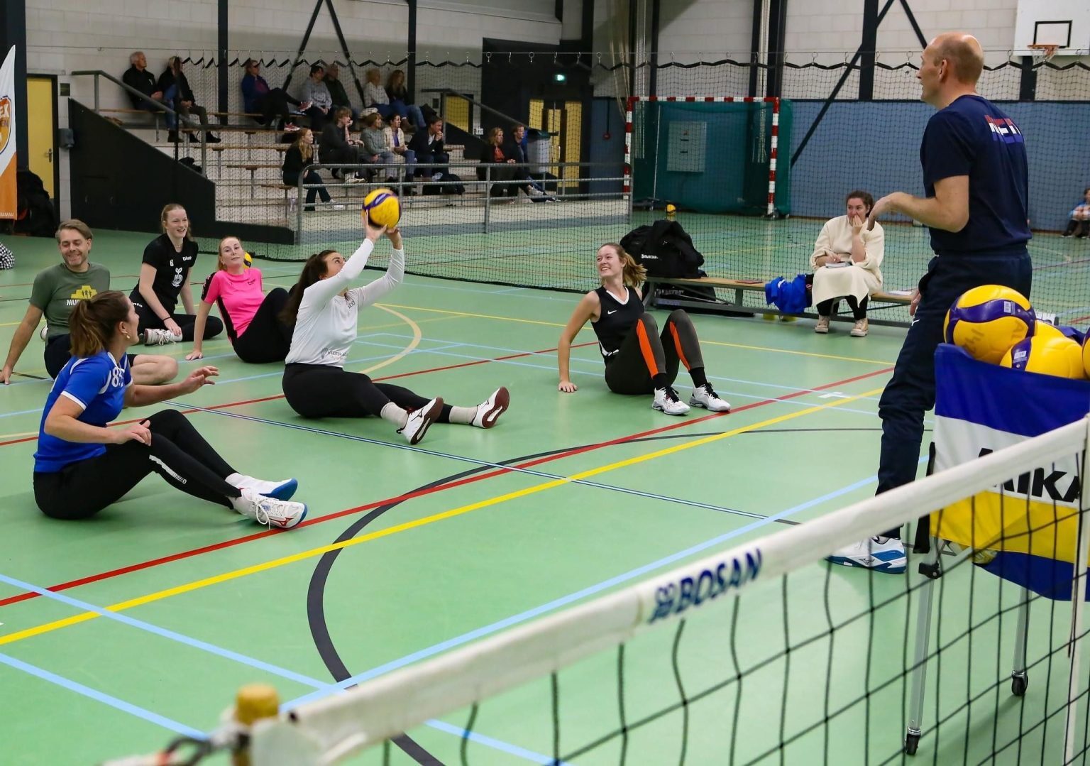 Meer en meer clubs aan de slag met zitvolleybal