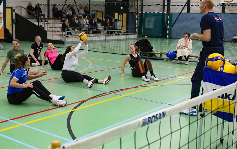 Meer en meer clubs aan de slag met zitvolleybal