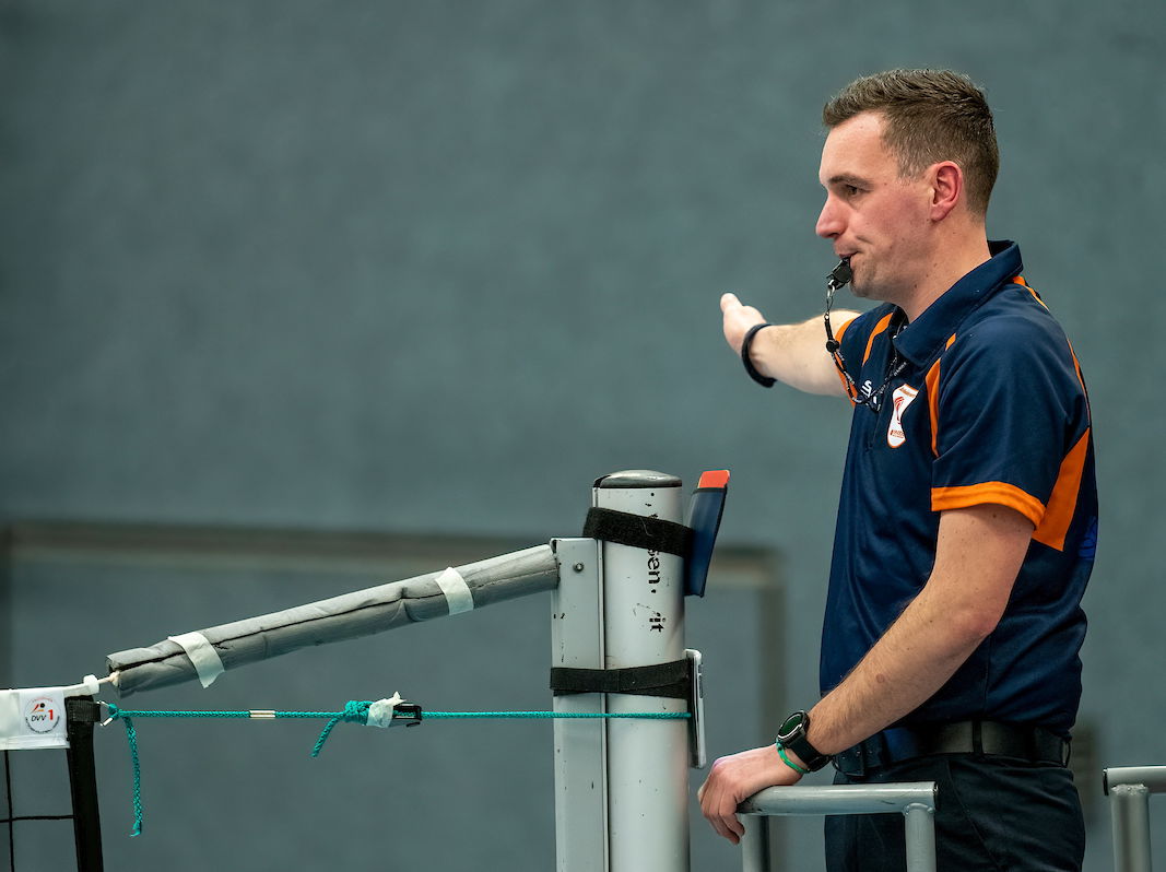 Meer aandacht voor scheidsrechters!