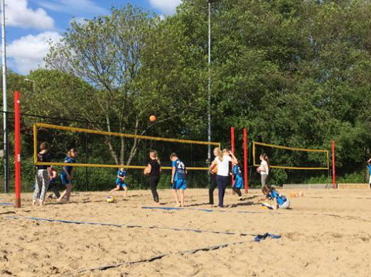 Beachvolleybal prominent op de Rotterdamse kaart