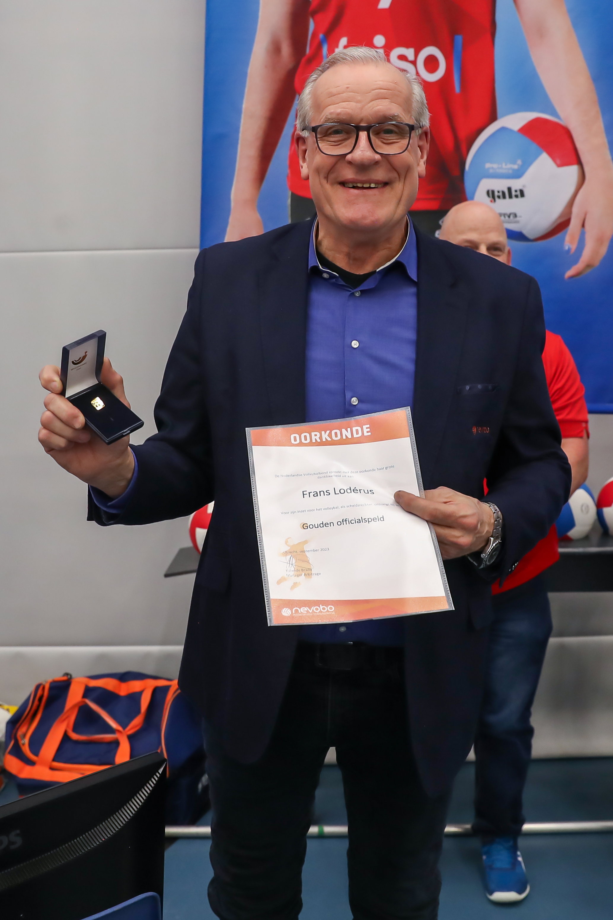 Frans Lodérus onderscheiden met gouden officialspeld