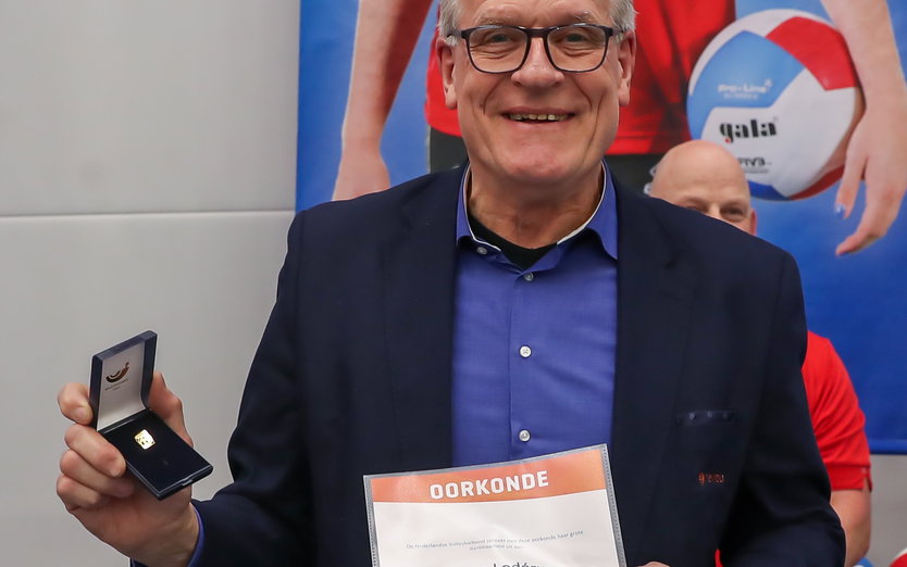 Frans Lodérus onderscheiden met gouden officialspeld