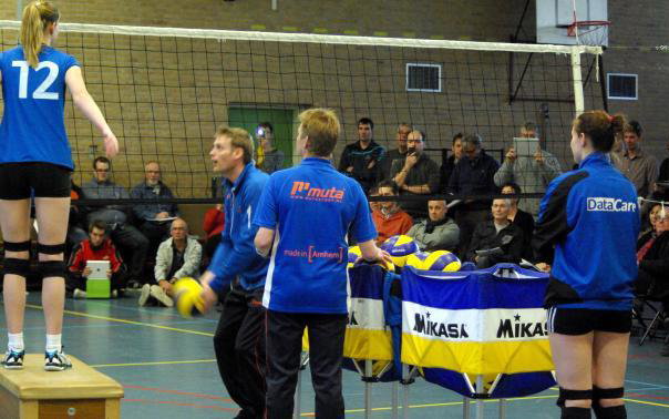 Stel je vraag bij het volleyballoket van de NVVO