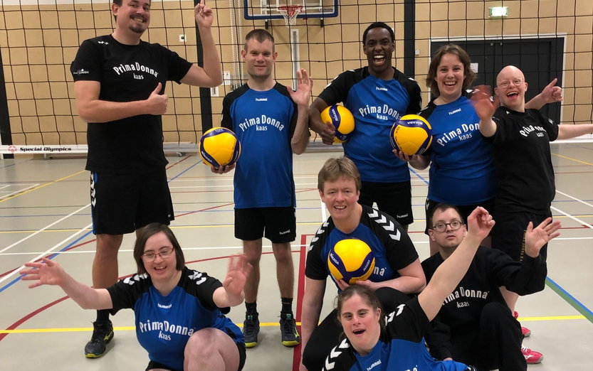 Eerste Nederlands toernooi Unified Volleybal groot succes