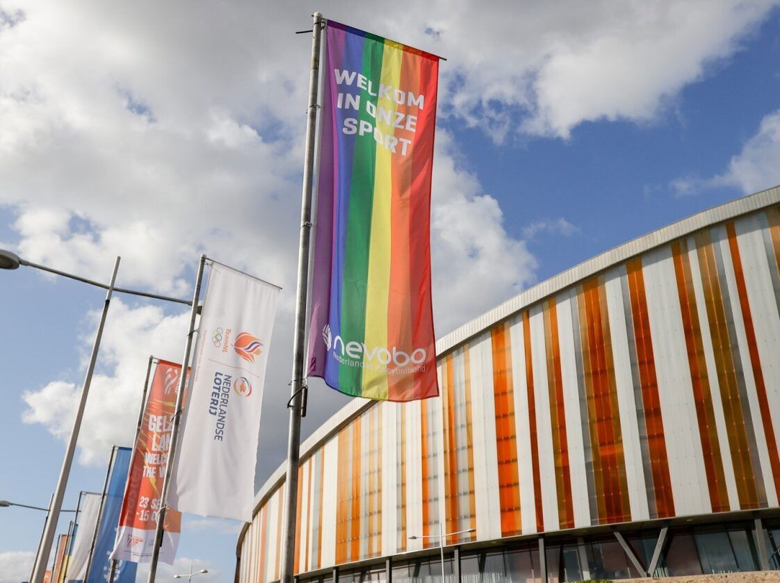 Hijs op 11 oktober de regenboogvlag voor Coming Out Day